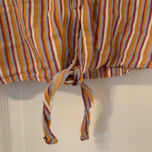 Striped button up blouse with tie front - Picture 3 of 4